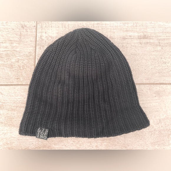 Tofino Black Toque - Picture 3 of 5